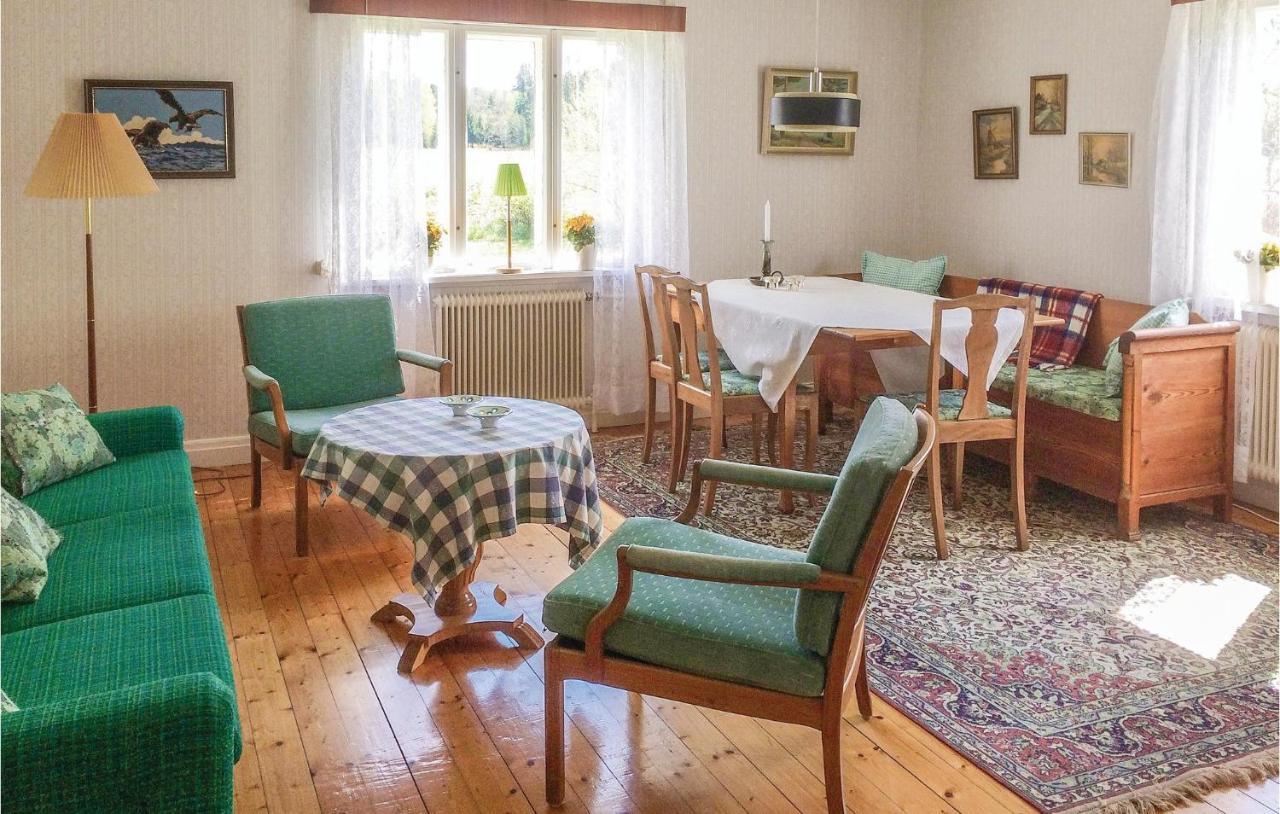 1 Bedroom Beautiful Home In Lidkoeping Sjovik  Exterior photo