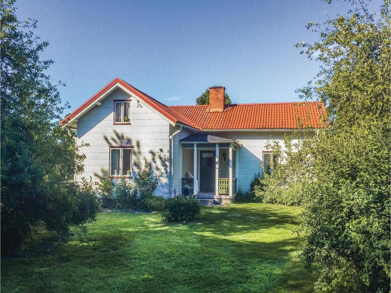 1 Bedroom Beautiful Home In Lidkoeping Sjovik  Exterior photo